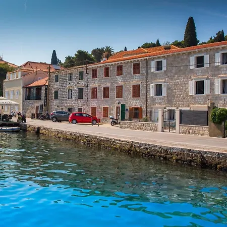 Bova Luxury 2 *
