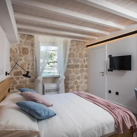 Panzió Bova Luxury 2 *